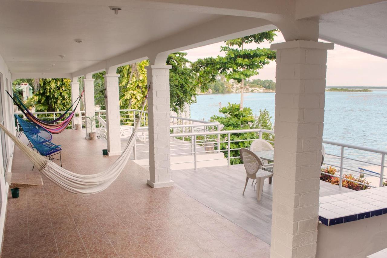 Casa Sol Y Luna Bacalar Panzió Kültér fotó