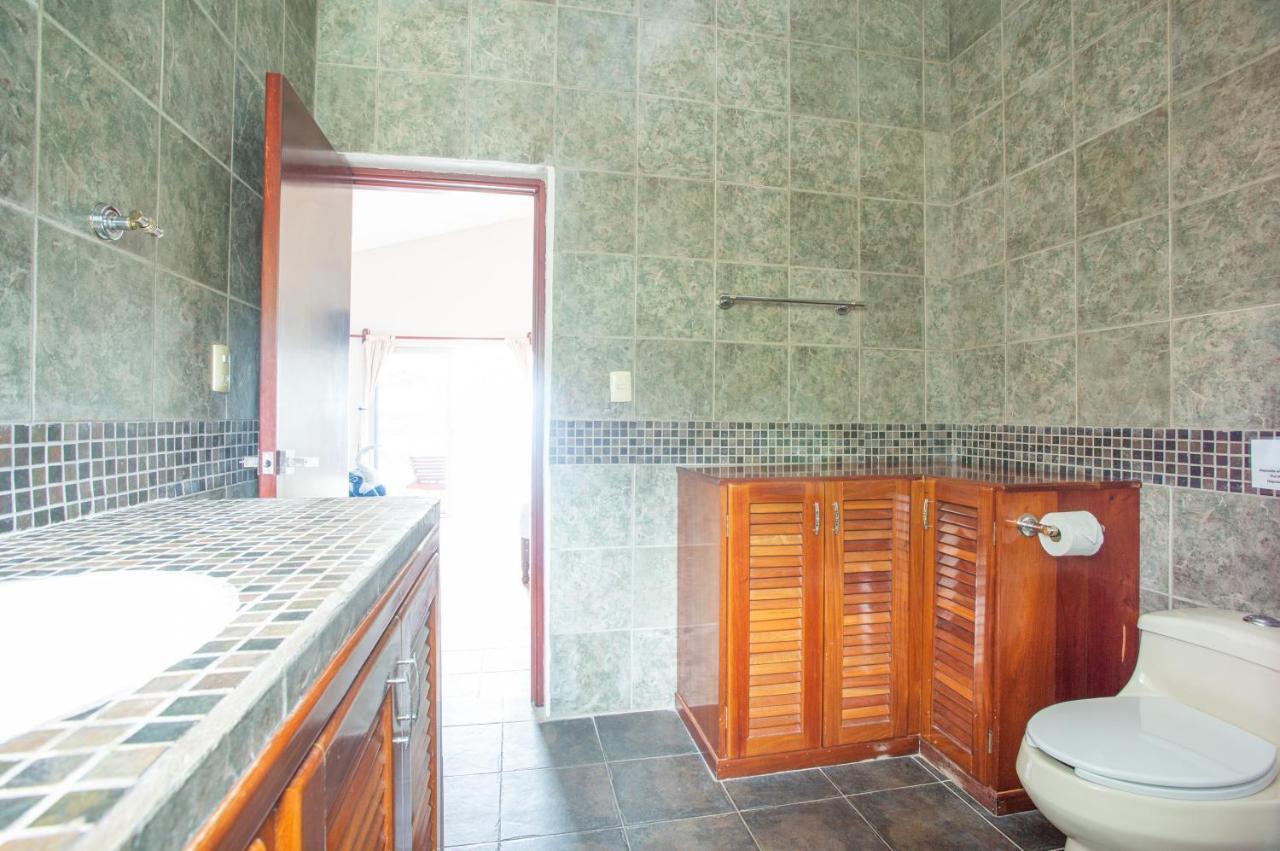 Casa Sol Y Luna Bacalar Panzió Kültér fotó